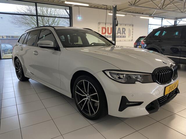 BMW 3-SERIE Touring 320e Sportline Panoramadak / Led verlichting / Carplay/