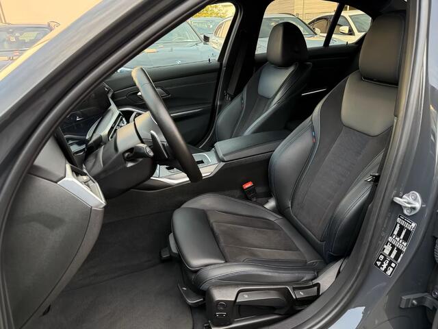 BMW 3-SERIE 320d xDrive M-SPORT ** ADAPT. LED, NAVI+, VERW.ST, HuD, ACC, 19-inch LMV, DRAVIT GRAU ** 1e EIG - UNFALLFREI - BMW GAR ** ** INFORMEER OOK NAAR ONZE AANTREKKELIJKE FINANCIAL-LEASE TARIEVEN **