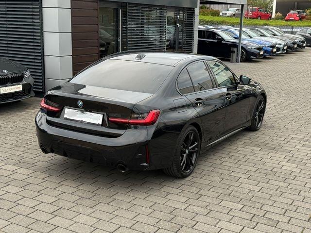 BMW 3-SERIE 320d xDrive M-SPORT ** ADAP. LED, NAVI+, HuD, ACC, M-REM, 19-inch LMV, H&K ** 1e EIG - UNFALLFREI - BMW GAR ** ** INFORMEER OOK NAAR ONZE AANTREKKELIJKE FINANCIAL-LEASE TARIEVEN **