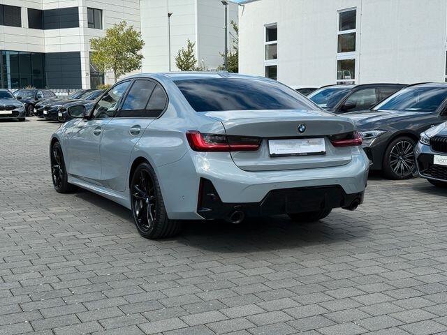 BMW 3-SERIE 320d xDrive M-SPORT ** ADAPT. LED, NAVI+, MEMORY, HuD, ACC, 19-inch LMV, BROOKLYN GRAU ** 1e EIG - UNFALLFREI - BMW GAR ** ** INFORMEER OOK NAAR ONZE AANTREKKELIJKE FINANCIAL-LEASE TARIEVEN **
