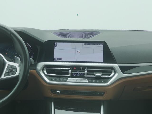 BMW 3-SERIE Touring 320i High Executive Edition | PANO | CAMERA | H&K | STOELVERW. | TREKHAAK