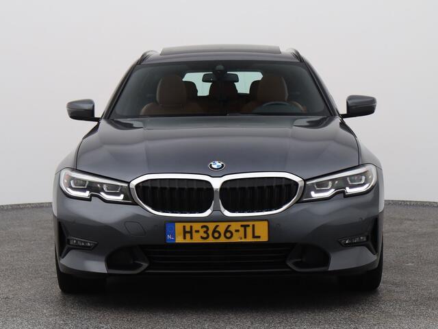 BMW 3-SERIE Touring 320i High Executive Edition | PANO | CAMERA | H&K | STOELVERW. | TREKHAAK