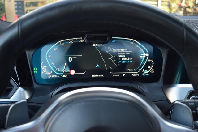 BMW 3-SERIE Touring 330e High Ex. M-Sport Panodak | LED | Full options! Apple carplay