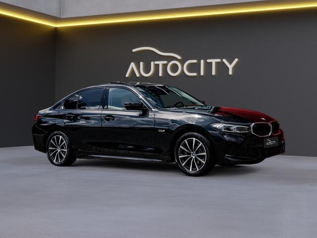 BMW 3-SERIE 320e Sportline | PANO | Laser LED | Trekhaak | Innovation Pakket