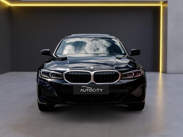 BMW 3-SERIE 320e Sportline | PANO | Laser LED | Trekhaak | Innovation Pakket