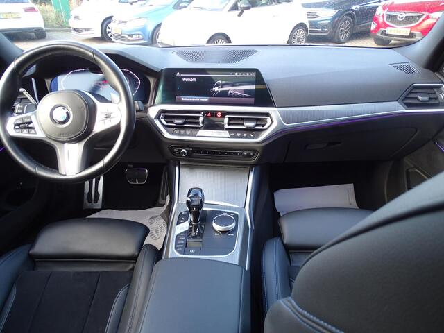 BMW 3-SERIE 330e High Executive M-SPORT | SPORT INTERIEUR | NAVIGATIE | PANORAMADAK | CAMERA | ELEKTRISCHE STOELEN | PARKEERSENSOREN| STOELVERWARMING | PARKEERSENSOREN | LEDER |