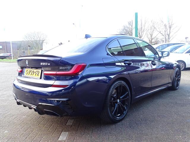BMW 3-SERIE 330e High Executive M-SPORT | SPORT INTERIEUR | NAVIGATIE | PANORAMADAK | CAMERA | ELEKTRISCHE STOELEN | PARKEERSENSOREN| STOELVERWARMING | PARKEERSENSOREN | LEDER |