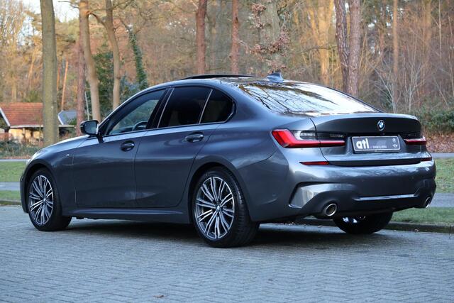 BMW 3-SERIE 320i xDrive Executive Edition 2e eigenaar | M-Pakket | Schuif-/kanteldak | Standkachel | Hifi | Camera | Adap Cruise | Elektr. Trekhaak | Stuur verwarmd | Stoelverwarming | Alarm kl.3 | Etc.