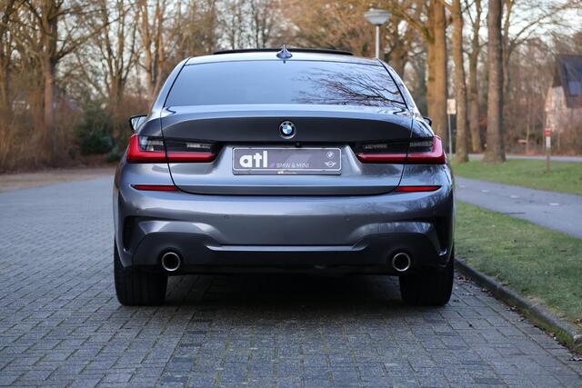 BMW 3-SERIE 320i xDrive Executive Edition 2e eigenaar | M-Pakket | Schuif-/kanteldak | Standkachel | Hifi | Camera | Adap Cruise | Elektr. Trekhaak | Stuur verwarmd | Stoelverwarming | Alarm kl.3 | Etc.