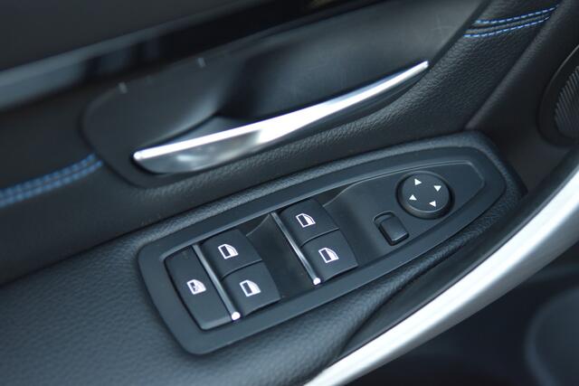 BMW 3-SERIE Touring 318i Edition M Sport Shadow Executive * M-sport onderstel * Lichtpakket * Servotronic * Leder *