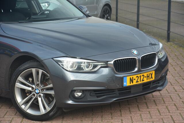 BMW 3-SERIE Touring 330d RWD High Executive | Navigatie | Sportstoelen | Full LED | ACC | Stoelverwarming | PDC | Elek.Trekhaak!! | Keurige 330d met de fijne 6 cilinder.