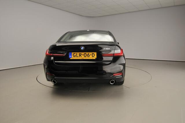 BMW 3-SERIE Sedan 318i | LED | Navigatie | Clima | PDC | Cruise controle | DAB | Alu 17 inch