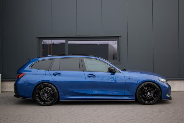 BMW 3-SERIE Touring 330e M-Sport 292PK | LCI | Pano | Head Up | Laser Led | Memory | Keyless | 20" | Apple & Android Carplay | 4-Zone Clima | Stoelverwarming | Side Assist | 50 Jahre | Privacy Glas | DAB | Carplay | ¤78.088 N.P |