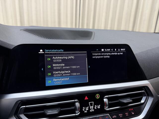 BMW 3-SERIE Touring 330e M-Sport / Org.NL! / Carplay / Leder / Elek. Trekhaak / 19'' LMV /LED / Stoelverwarming / Cruise / Navigatie