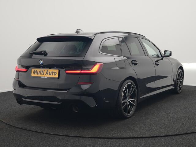 BMW 3-SERIE Touring 330e M Sport Plug In Hybrid 293pk Dealer O.H. PHEV | Trekhaak Af Fabriek | Panodak | Head Up | Adaptive Cruise | 360 Camera | Laser LED | Lederen Sportstoelen Memory & Verwarmd | Apple Carplay | Sfeerverlichting | 19"L.M |