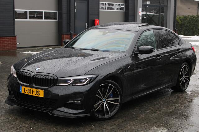 BMW 3-SERIE 320e M Sport Business Edition Plus - Schuif kanteldak - Laserlight - 19 inch - Head Up Goed onderhouden Origineel Nederlands