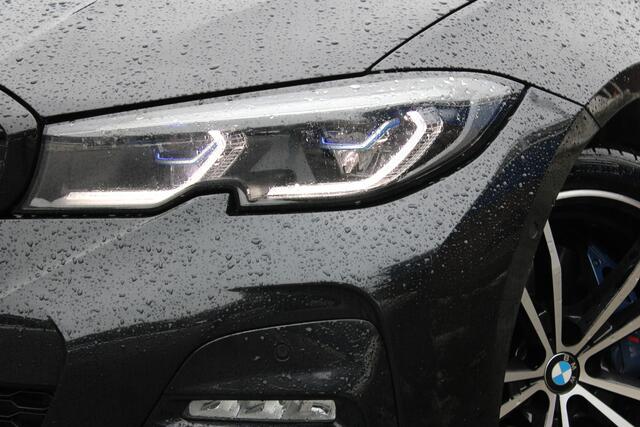 BMW 3-SERIE 320e M Sport Business Edition Plus - Schuif kanteldak - Laserlight - 19 inch - Head Up Goed onderhouden Origineel Nederlands
