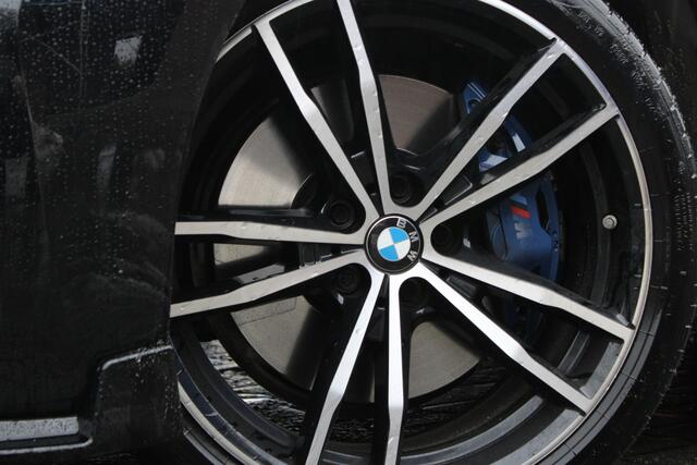 BMW 3-SERIE 320e M Sport Business Edition Plus - Schuif kanteldak - Laserlight - 19 inch - Head Up Goed onderhouden Origineel Nederlands