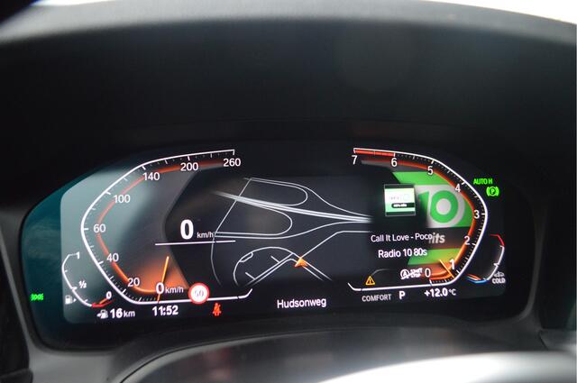 BMW 3-SERIE Touring 318i Executive M Sport Automaat / Sportstoelen / M Sportonderstel / Cruise Control / Live Cockpit Professional