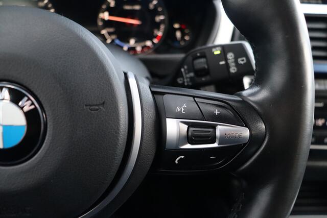 BMW 3-SERIE Touring 330i Edition Sport Line Shadow Executive | Leder | Stoel-/Stuurverwarming | Elek. Trekhaak | Carplay | Camera