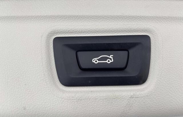 BMW 3-SERIE Touring 330e | Plug-in Hybride | Automatische uitklapbare Trekhaak | Stuurwielverwarming | Verwacht