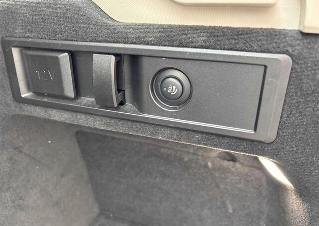 BMW 3-SERIE Touring 330e | Plug-in Hybride | Automatische uitklapbare Trekhaak | Stuurwielverwarming | Verwacht