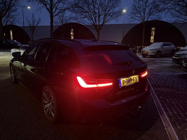 BMW 3-SERIE Touring 318i High Executive Edition M Sport | Afneembare trekhaak | Stoelverwarming | Origineel Nederlands geleverd (NAP) | Rijklaar geleverd incl. 12 maanden BOVAG-garantie
