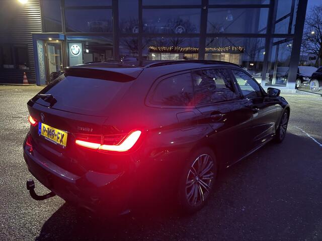 BMW 3-SERIE Touring 318i High Executive Edition M Sport | Afneembare trekhaak | Stoelverwarming | Origineel Nederlands geleverd (NAP) | Rijklaar geleverd incl. 12 maanden BOVAG-garantie