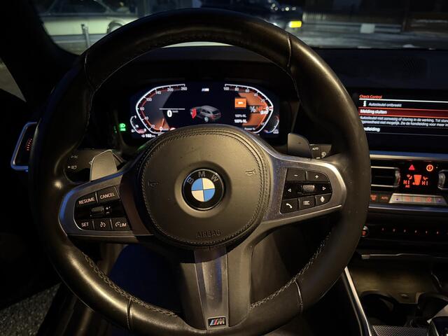 BMW 3-SERIE Touring 318i High Executive Edition M Sport | Afneembare trekhaak | Stoelverwarming | Origineel Nederlands geleverd (NAP) | Rijklaar geleverd incl. 12 maanden BOVAG-garantie