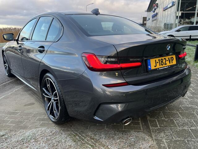BMW 3-SERIE 320i 185PK High Executive Edition / M Sport / 1e Eig. / Adaptive Cruise / Stoel+Stuurverw. / Leder /