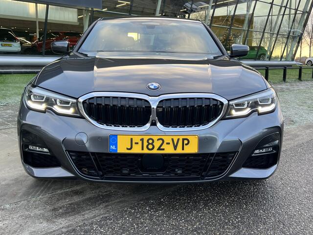BMW 3-SERIE 320i 185PK High Executive Edition / M Sport / 1e Eig. / Adaptive Cruise / Stoel+Stuurverw. / Leder /