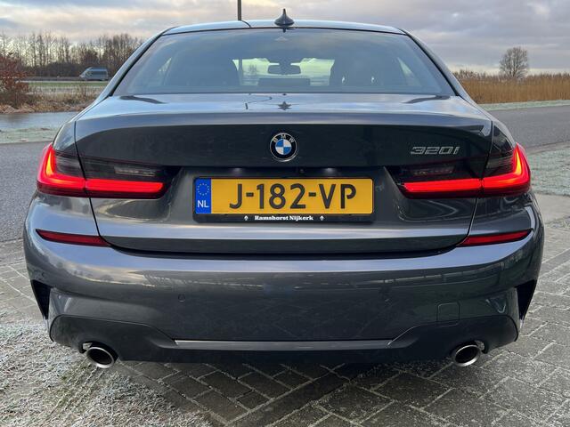 BMW 3-SERIE 320i 185PK High Executive Edition / M Sport / 1e Eig. / Adaptive Cruise / Stoel+Stuurverw. / Leder /
