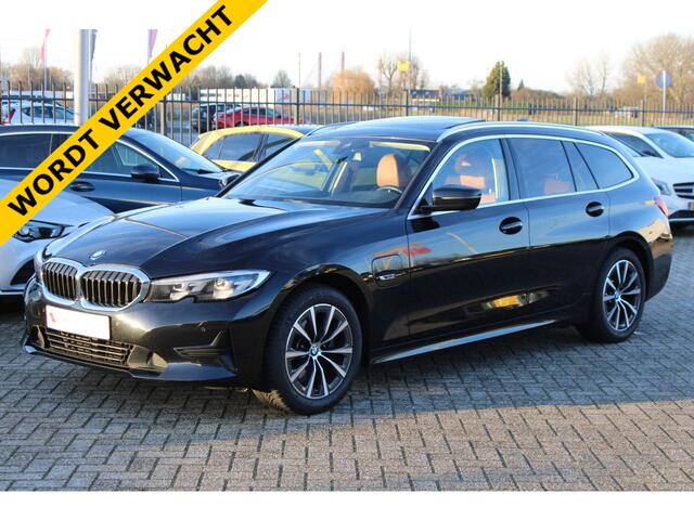 BMW 3-SERIE Touring 320e Business Edition Plus PANORAMADAK LEDER CARPLAY CAMERA
