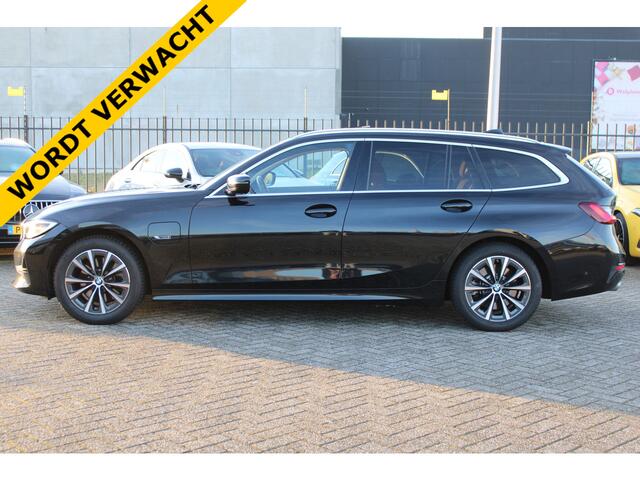 BMW 3-SERIE Touring 320e Business Edition Plus PANORAMADAK LEDER CARPLAY CAMERA