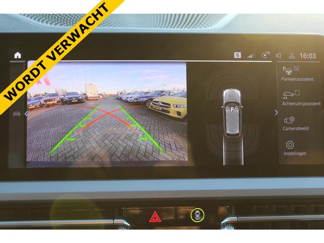 BMW 3-SERIE Touring 320e Business Edition Plus PANORAMADAK LEDER CARPLAY CAMERA