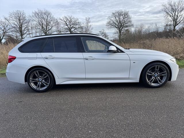 BMW 3-SERIE Touring 320i High Executive M Sport Automaat