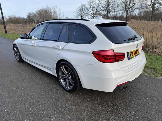BMW 3-SERIE Touring 320i High Executive M Sport Automaat