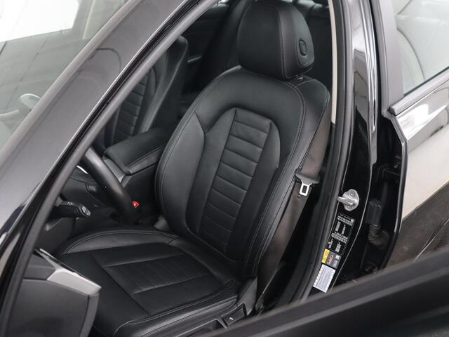 BMW 3-SERIE 320e Business Edition Plus | Leder | Stoelverwarming | Live Cockpit | Carplay | Navigatie | Full LED | Parkeerhulp | Climate control | Bluetooth | PHEV | Plug In