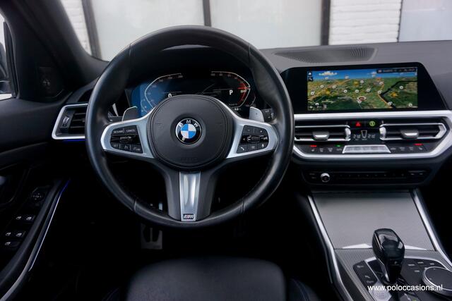 BMW 3-SERIE Touring 318i M-Pakket | Panoramadak | H&K | Dealerauto