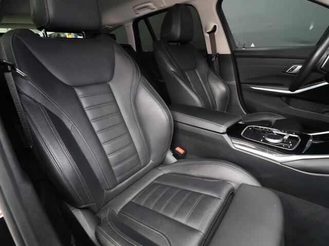 BMW 3-SERIE Touring 320e Sport NW TYPE [TREKHAAK INKLAPBAAR, MEMORY SEATS, APPLE CARPLAY, ANDROID, LEDVERLICHTING, CAMERA, STOELVERWARMING, VOL LEDER, CRUISE, CLIMATE, NIEUWSTAAT]