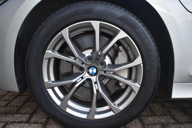 BMW 3-SERIE 330e High Executive Aut. Leder Navi Carplay Stoelverwarming HiFi