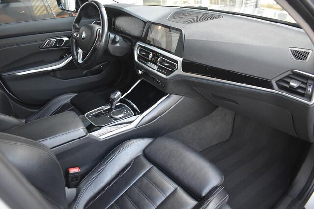 BMW 3-SERIE 330e High Executive Aut. Leder Navi Carplay Stoelverwarming HiFi
