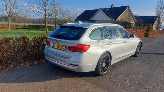 BMW 3-SERIE Touring 318i Executive CLIMA/LED BJ 2018