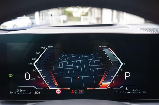 BMW 3-SERIE 330e M Sport (292pk) M340i Look/HUD/Panodak/Wheelforce/VOL!