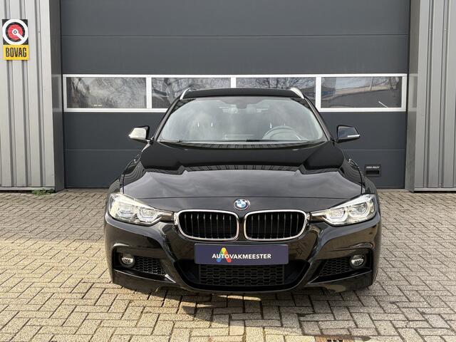 BMW 3-SERIE Touring 318i M Sport Corporate Lease Automaat | Navi | Leder | Carplay/Android | All Season | Interesse? Bel of App naar: 06 30 51 05 90
