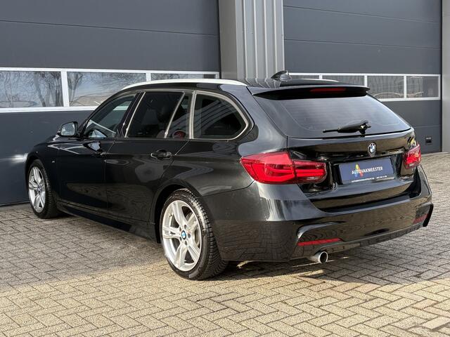 BMW 3-SERIE Touring 318i M Sport Corporate Lease Automaat | Navi | Leder | Carplay/Android | All Season | Interesse? Bel of App naar: 06 30 51 05 90
