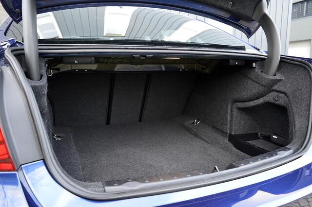 BMW 3-SERIE 318i Luxury Edition Rijklaarprijs-Garantie Navigatie Leder Sport interieur Led Camera Airco