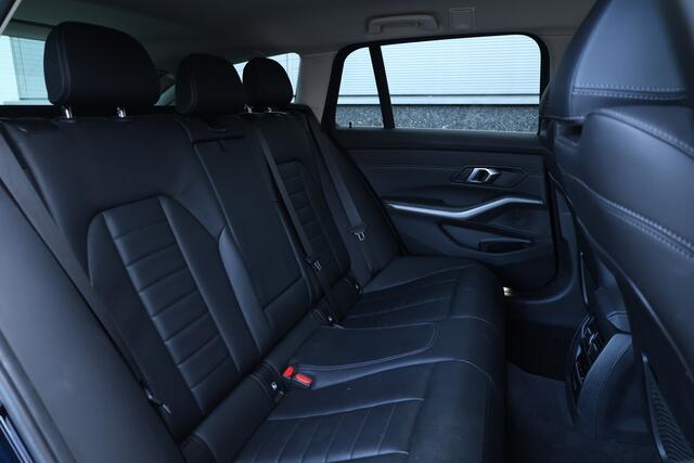 BMW 3-SERIE Touring 330e Business Edition Plus Individual / Leder / LED /