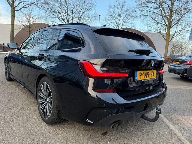 BMW 3-SERIE Touring 318i High Executive Edition M Sport | Afneembare trekhaak | Stoelverwarming | Origineel Nederlands geleverd (NAP) | Rijklaar geleverd incl. 12 maanden BOVAG-garantie