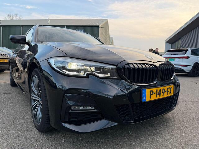 BMW 3-SERIE Touring 318i High Executive Edition M Sport | Afneembare trekhaak | Stoelverwarming | Origineel Nederlands geleverd (NAP) | Rijklaar geleverd incl. 12 maanden BOVAG-garantie